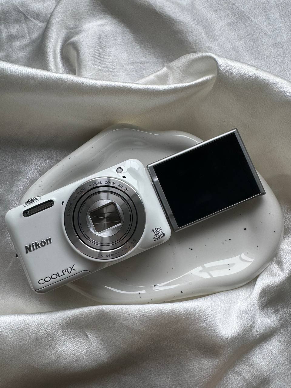 Nikon Coolpix S6600 (White)