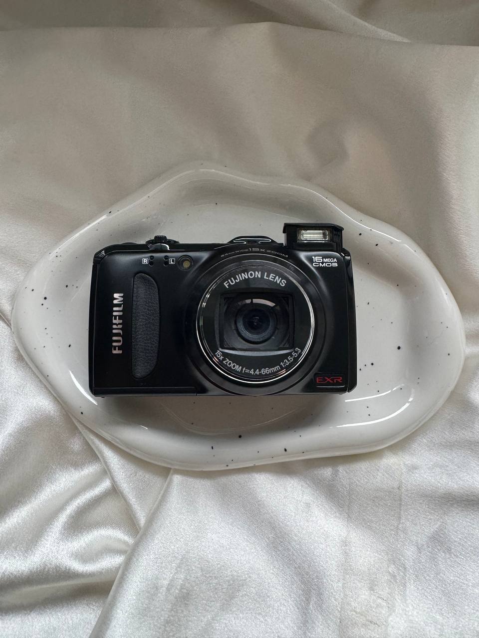 Fujifilm Finepix F550 EXR (Black)
