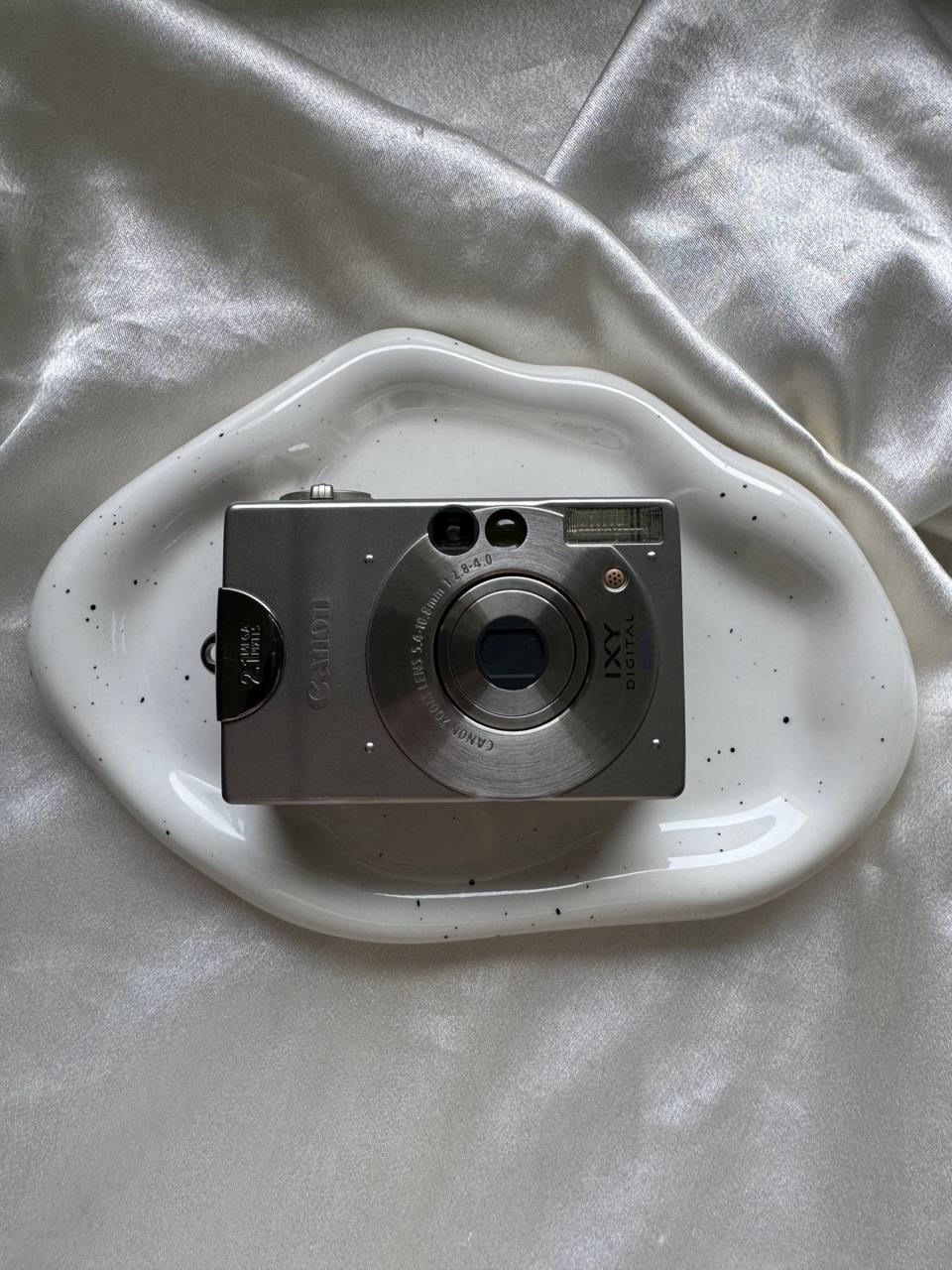 Canon IXUS V / IXY Digital 200 (Silver)