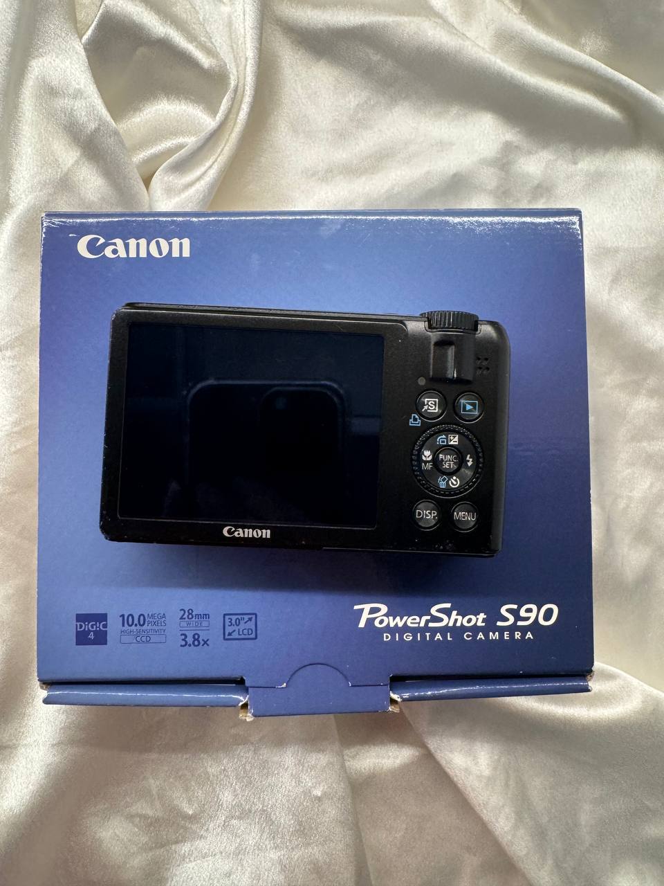 Canon PowerShot S90 (Black)