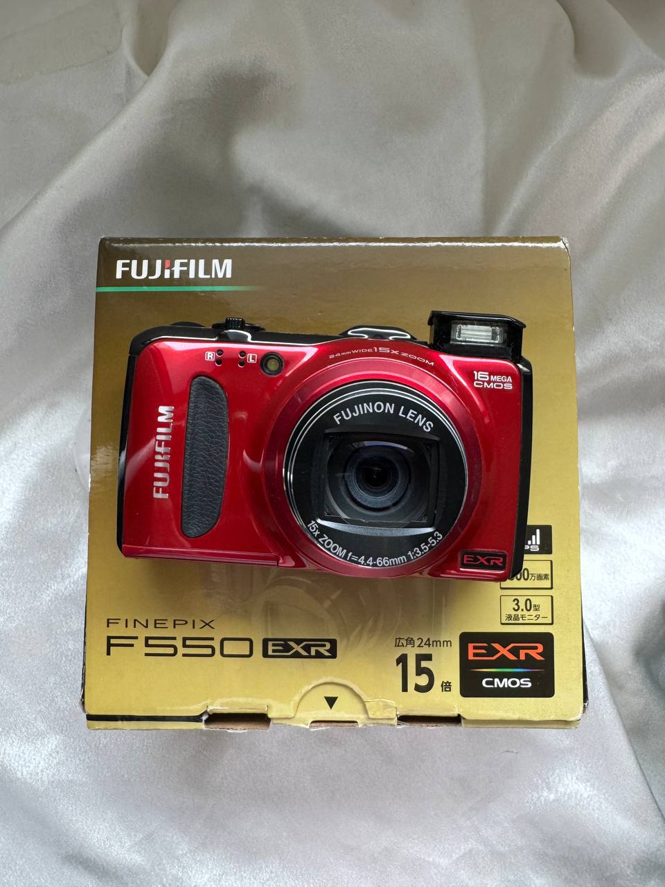 Fujifilm Finepix F550 EXR (Red)