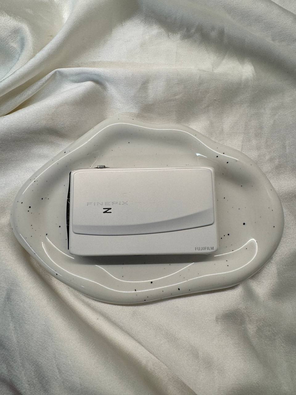 Fujifilm FinePix Z900 EXR (White)