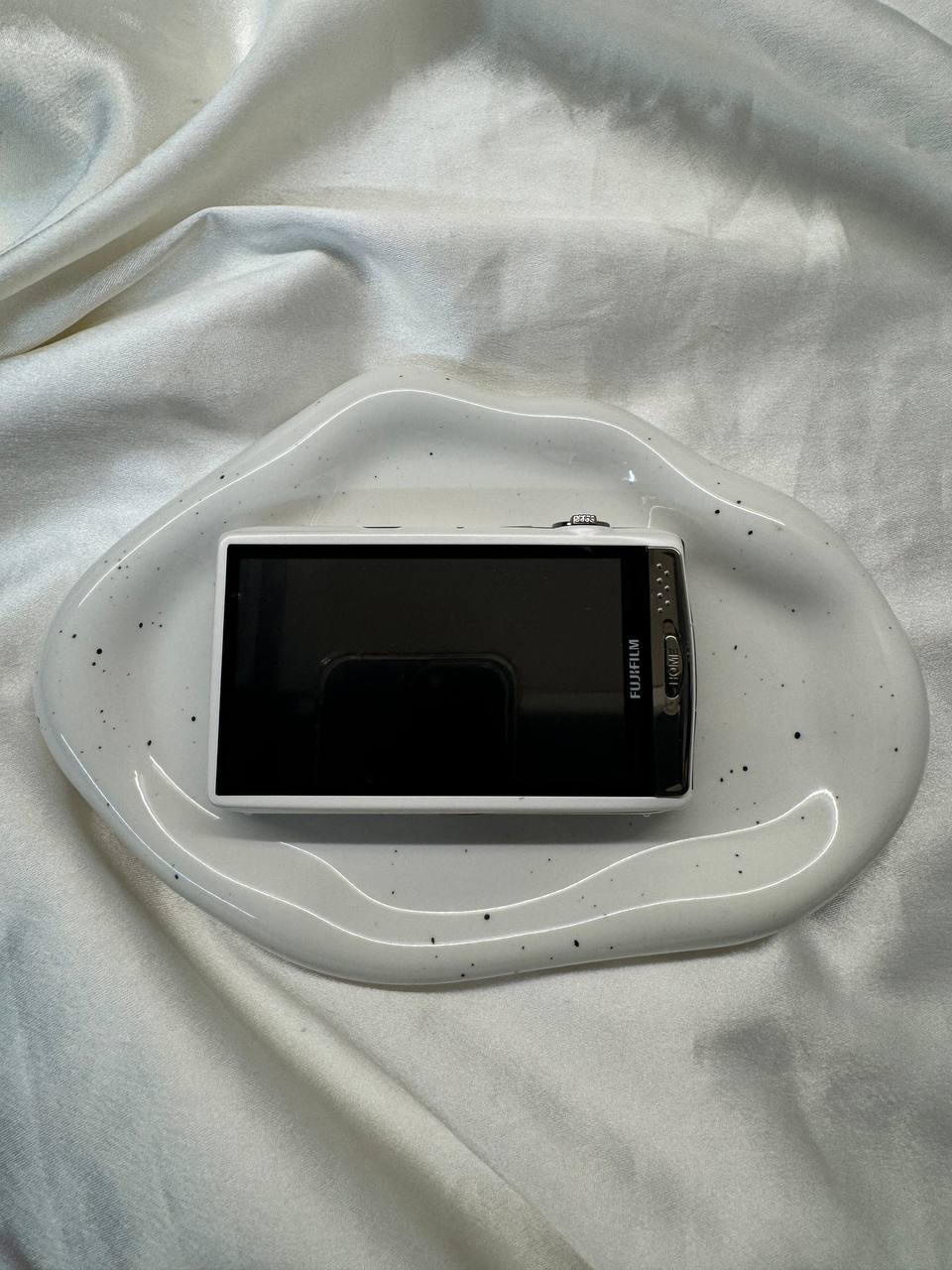 Fujifilm FinePix Z900 EXR (White)