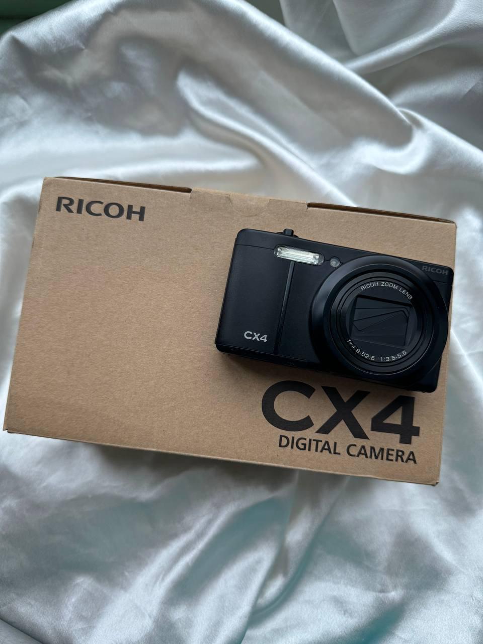Ricoh CX4 Black Digicam (Full Box)