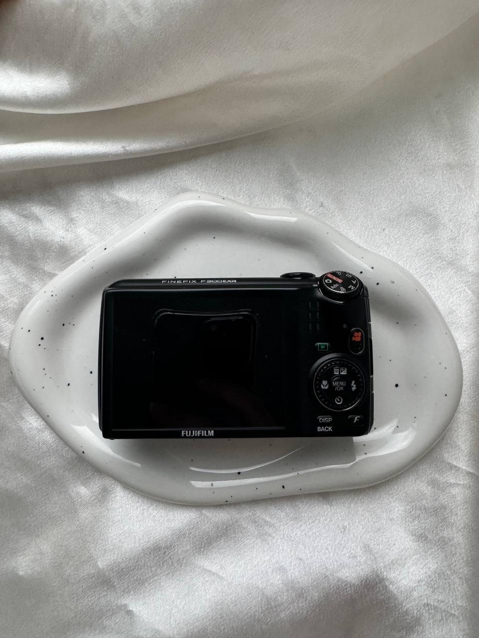 Fujifilm Finepix F300 EXR (Black)