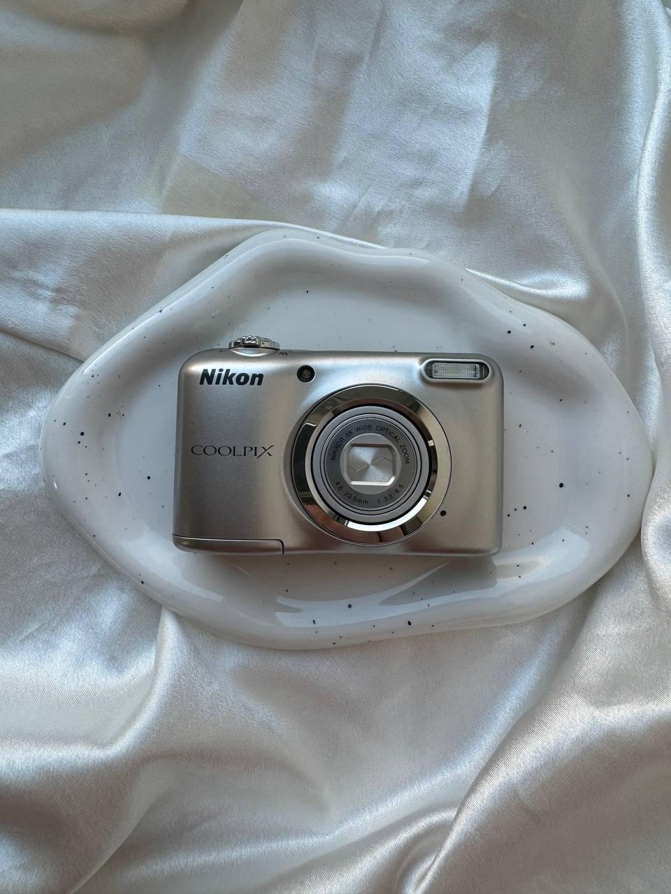 Nikon Coolpix A10 (Silver)