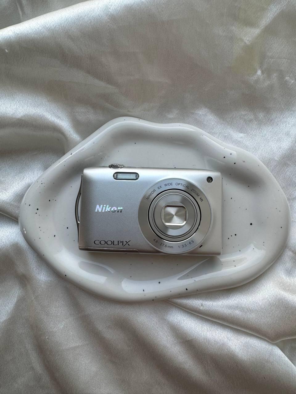 Nikon Coolpix S3300 (Silver)