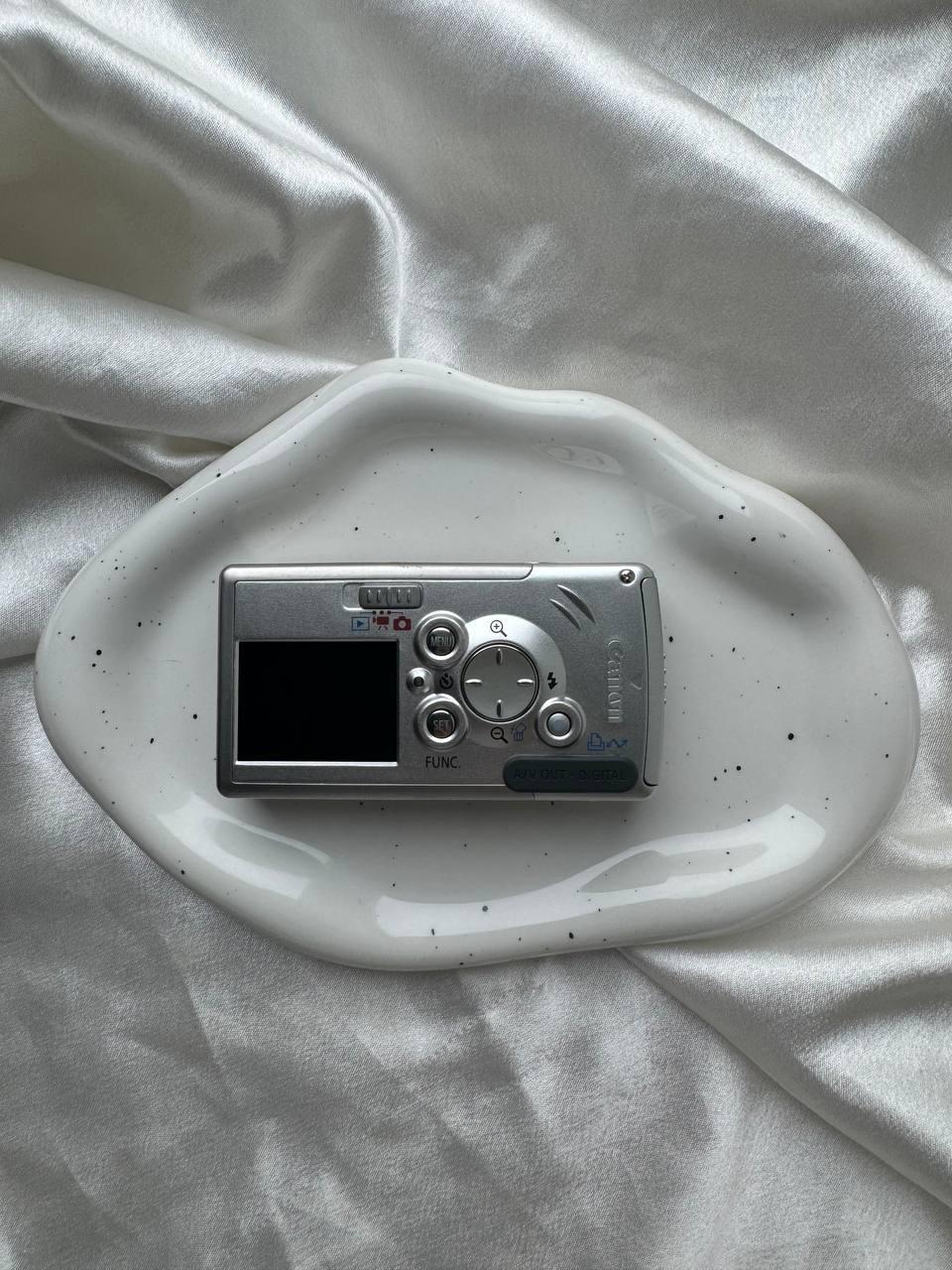 Canon IXY Digital L1 (Silver)