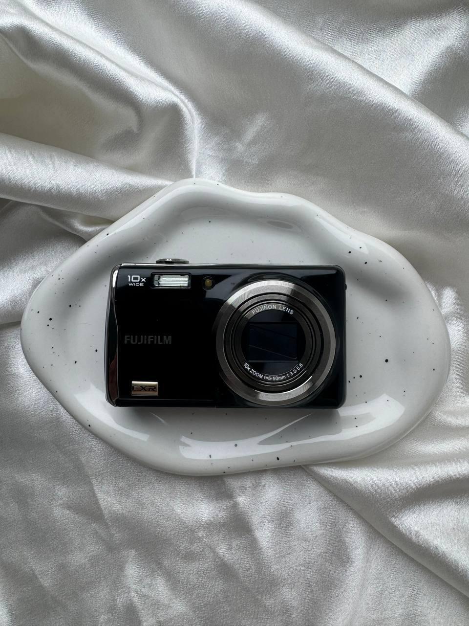 Fujifilm Finepix F80 EXR (Black)