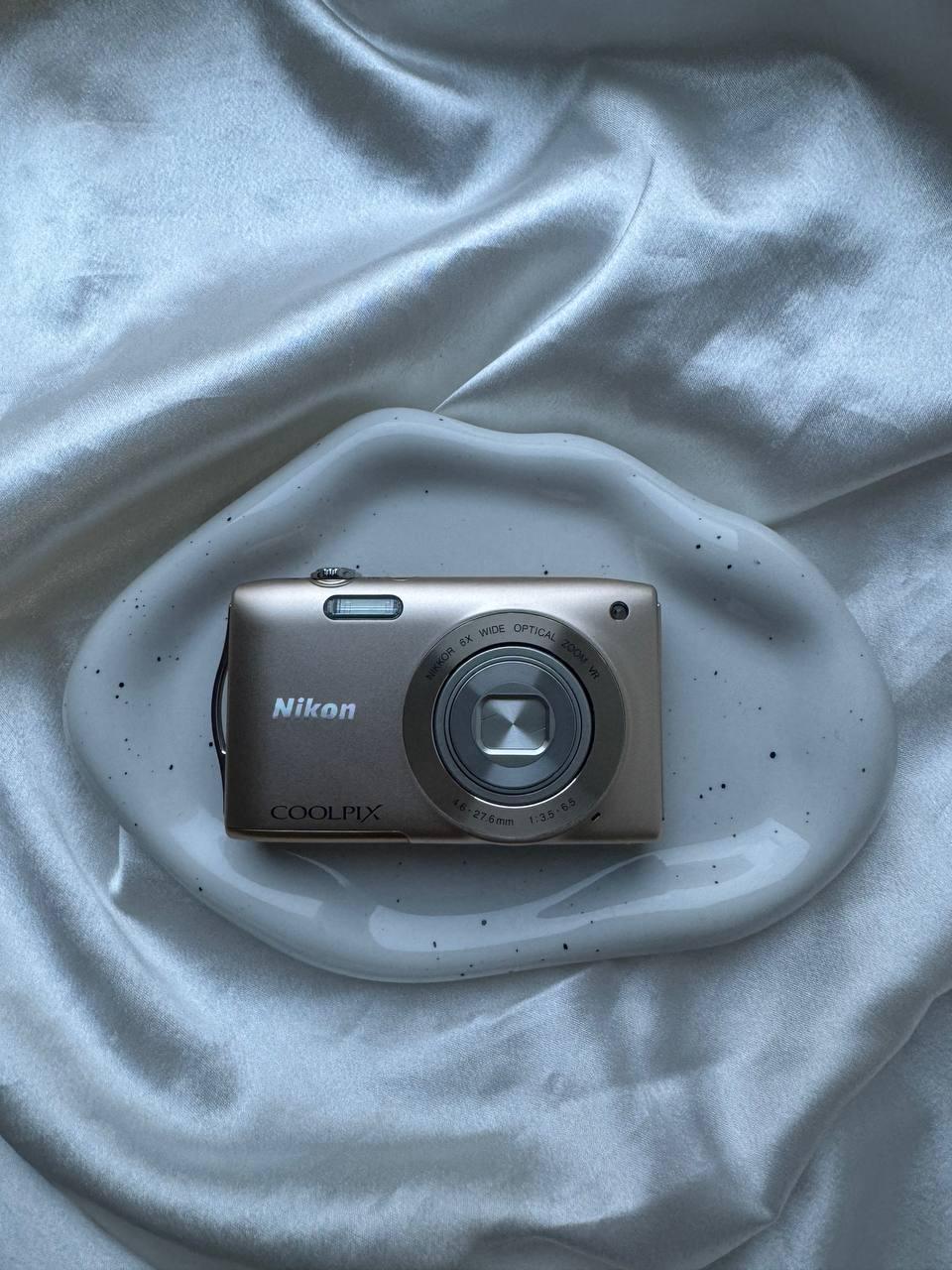 Nikon Coolpix S3300 (Gold)