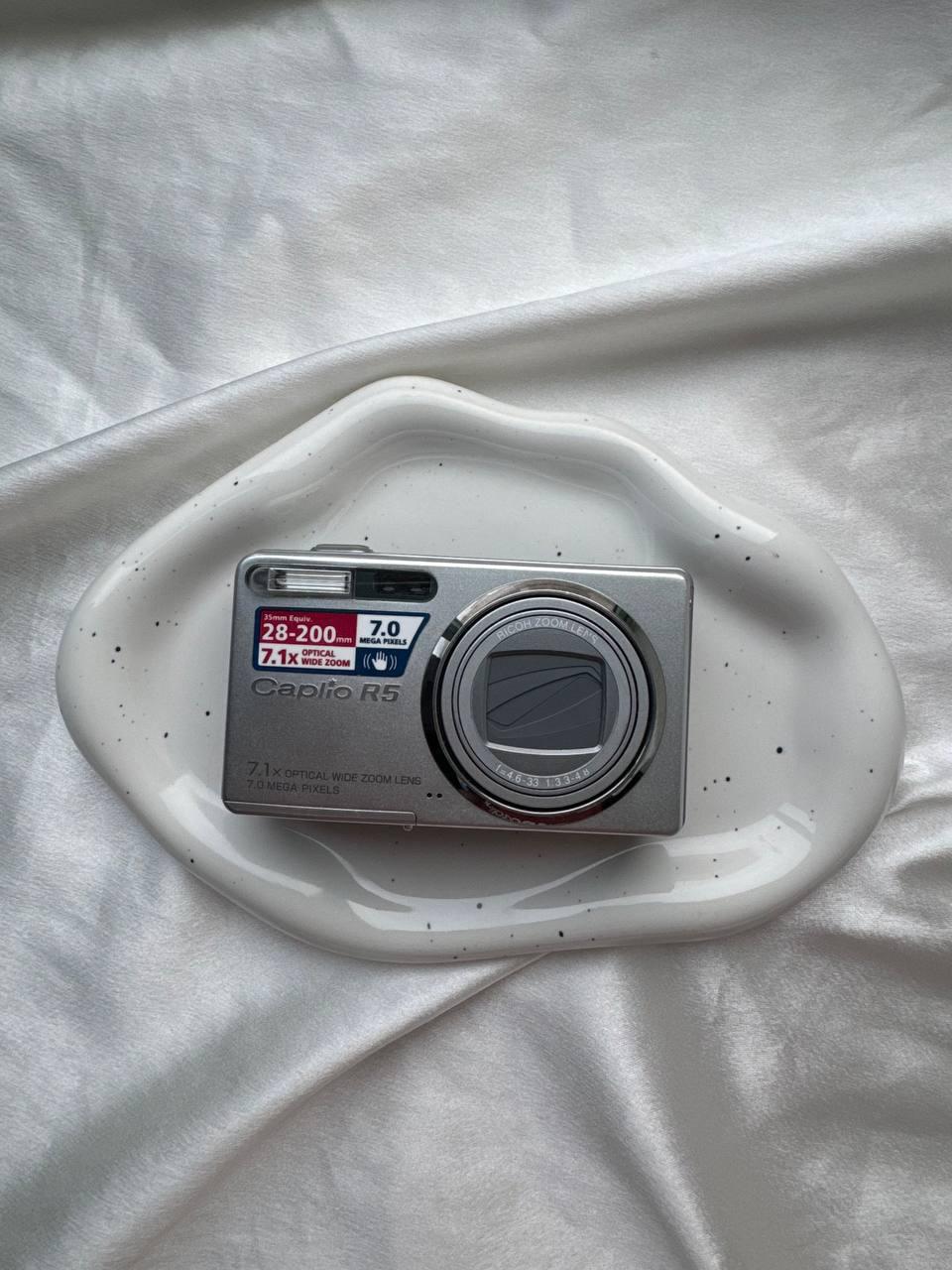 Ricoh Caplio R5 (Silver)