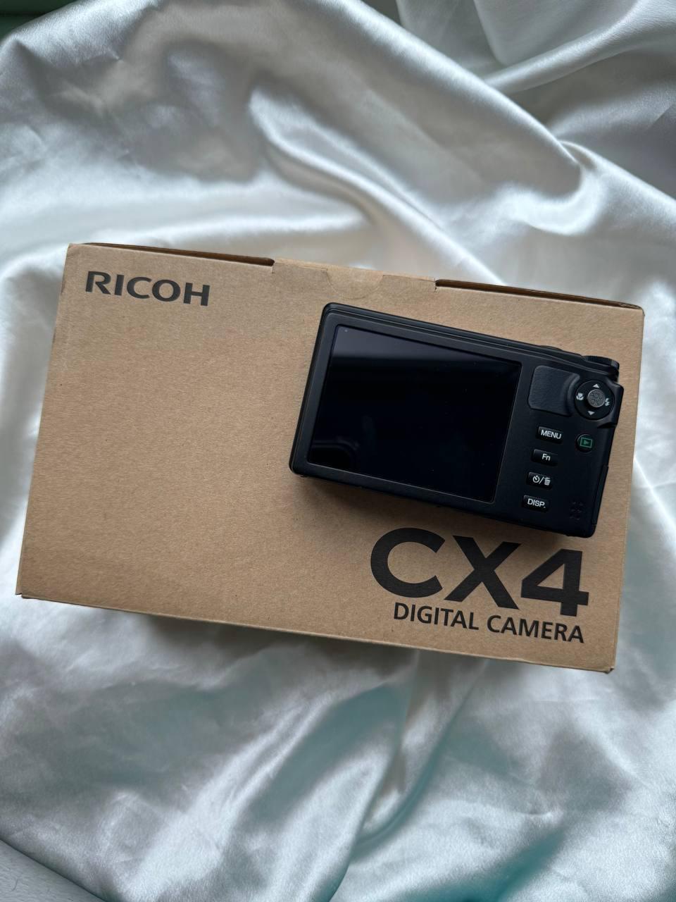 Ricoh CX4 Black Digicam (Full Box)
